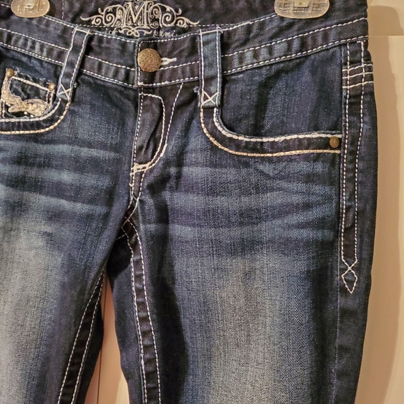 Women's Maurices Dark Wash Denim Capris - Picture 2 of 9